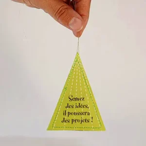 1_Sachet de graines en forme de sapin, cousu à la main_SP1A (2)