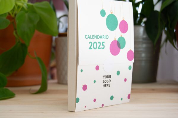 calendrier-ecoresponsable-bois-grave-feuilles-paper-plantable