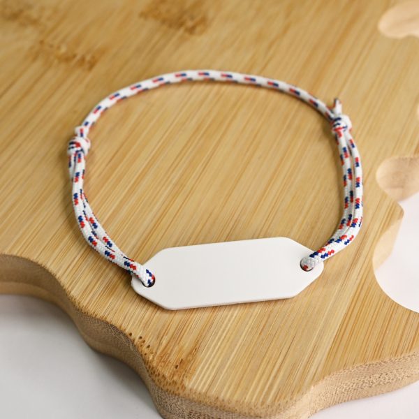 Green Desk - Noody - Le bracelet fran‡ais - Fond bois - Vierge