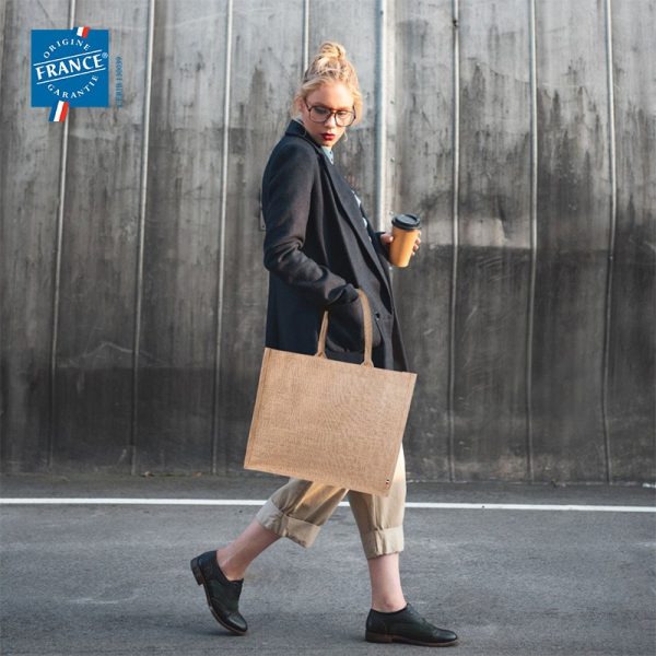 Vue de profil du sac shopping